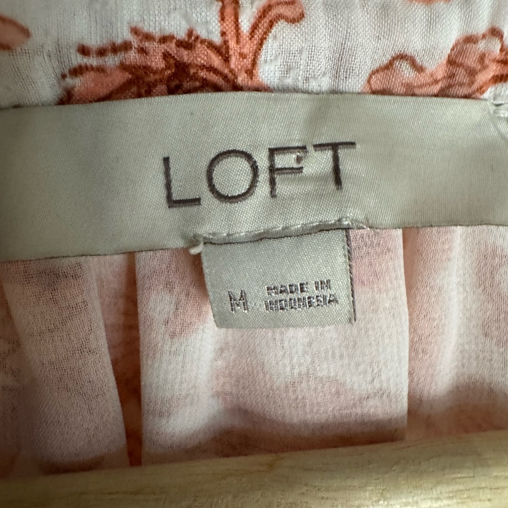LOFT Floral V-Neck Blouse | Size Medium - Picture 5 of 9